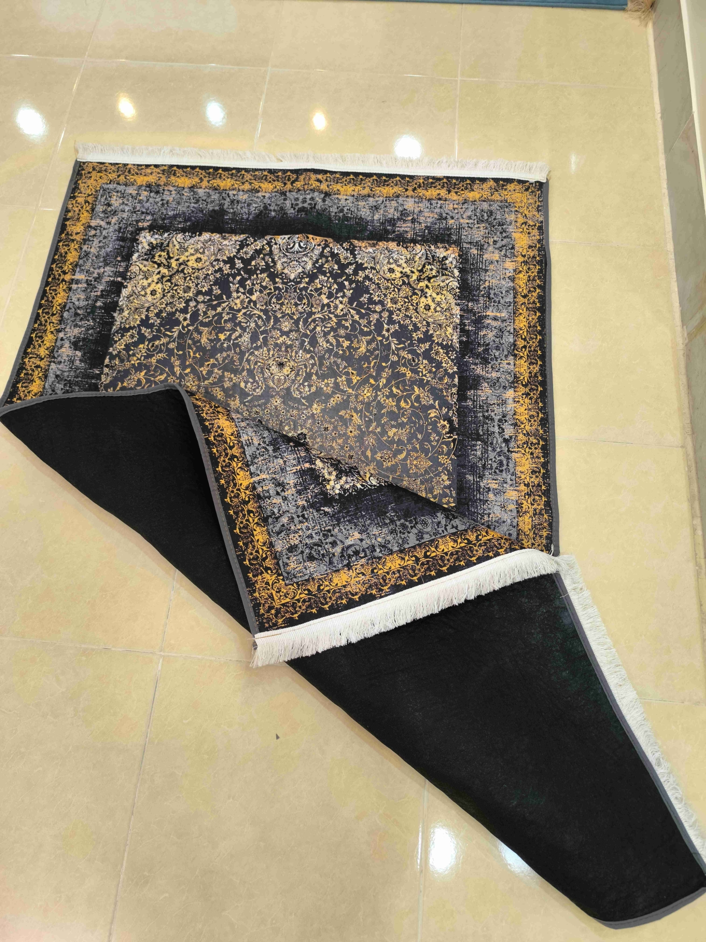  فرشینه ابعاد115*175 کد12 مدل خاطره لچک و ترنج برند چاریسه 