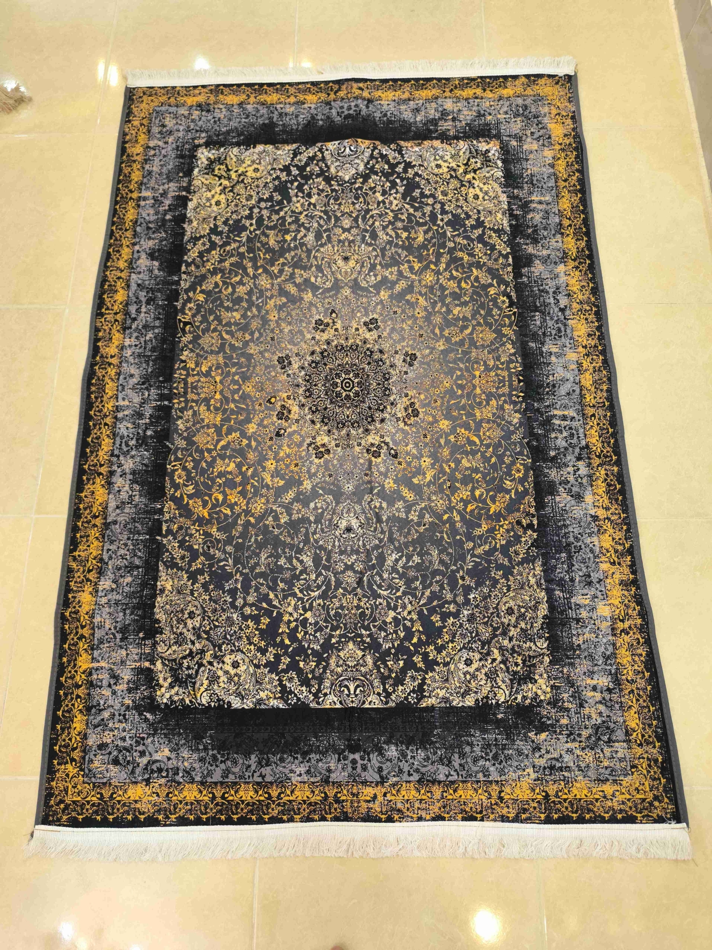  فرشینه مدل خاطره طرح فرش کد 12 ابعاد 115*175 تولیدی چاریسه 